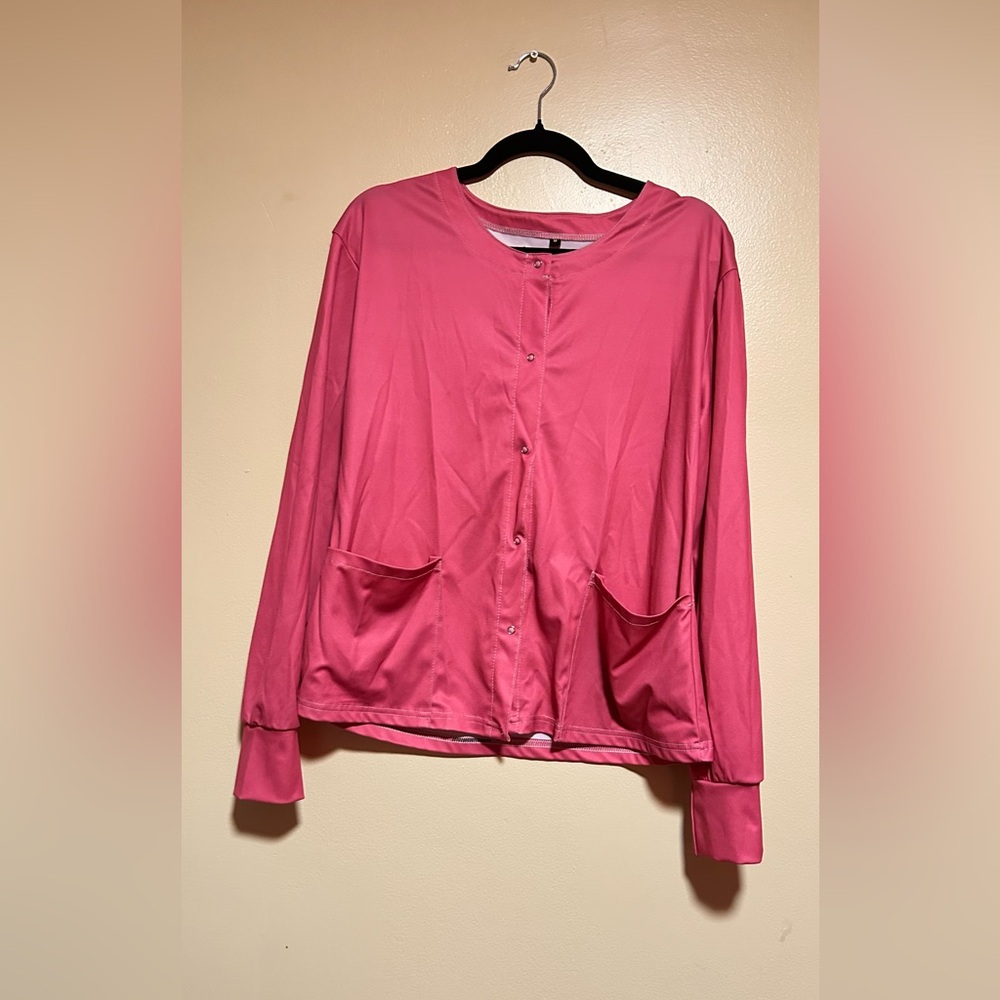 Chic Pink Button-Down scrub jacket for Women